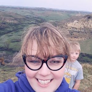 Meet your Posher, Casandra